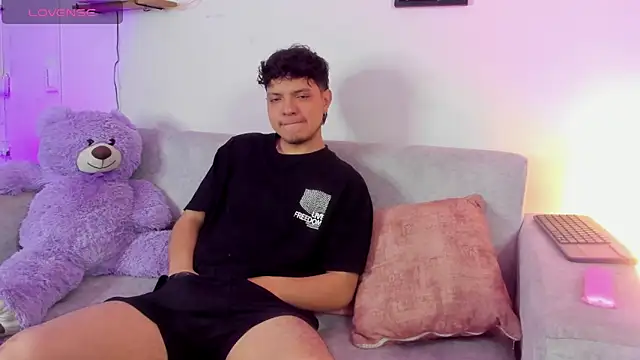 MidNightTouch-21 online show from November 8, 2025, 1:06 am