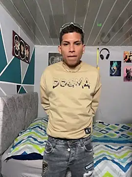 Snapshot of Mike_and_Rayan chatting on March 1, 2026, 2:02 am Mike and Rayan online show from March 1, 2026, 2:02 am