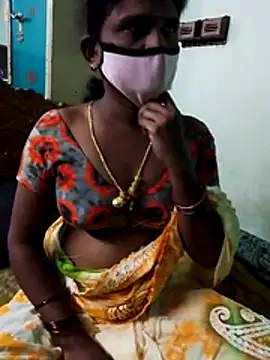 Snapshot of Couple1114 chatting on November 8, 2025, 10:04 am Couple1114 online show from November 8, 2025, 10:04 am