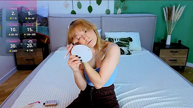 Snapshot of CindyMoriLove chatting on March 26, 2026, 5:35 am CindyMoriLove online show from March 26, 2026, 5:35 am