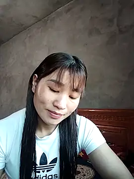 Snapshot of Qoine392 chatting on December 18, 2025, 5:57 am Qoine392 online show from December 18, 2025, 5:57 am