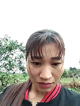 Snapshot of Qoine392 chatting on December 23, 2025, 9:29 am Qoine392 online show from December 23, 2025, 9:29 am