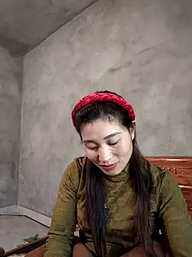 Snapshot of Qoine392 chatting on January 7, 2026, 4:15 am Qoine392 online show from January 7, 2026, 4:15 am