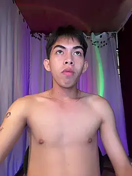 Urhotsilverboy online show from April 8, 2026, 2:28 pm