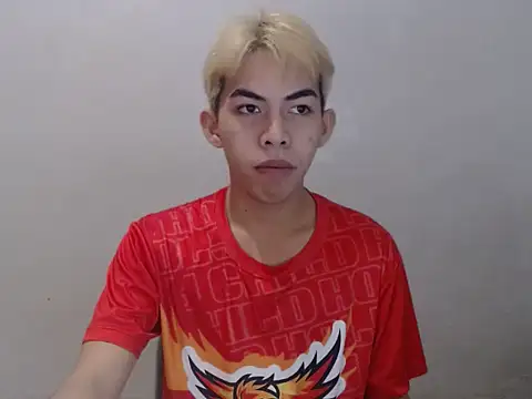 Urhotsilverboy online show from June 4, 2026, 3:29 pm