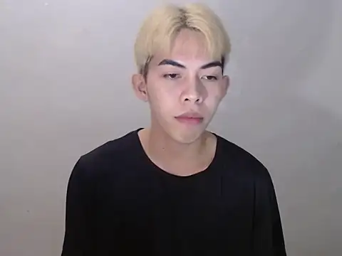 Urhotsilverboy online show from June 7, 2026, 3:16 pm