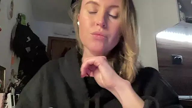 Snapshot of Ameli8 chatting on January 17, 2026, 6:55 pm Ameli8 online show from January 17, 2026, 6:55 pm