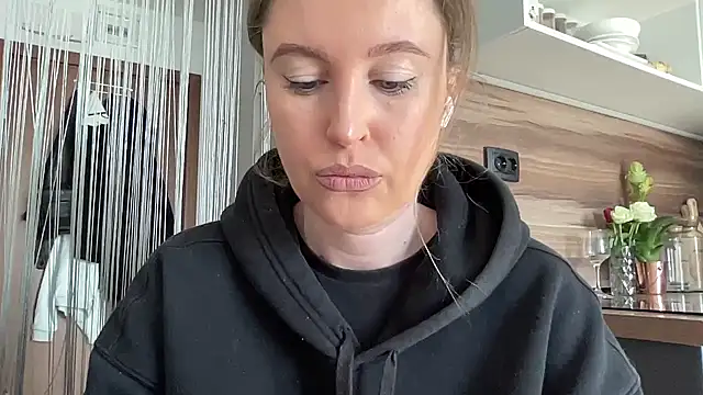 Snapshot of Ameli8 chatting on March 1, 2026, 11:23 am Ameli8 online show from March 1, 2026, 11:23 am