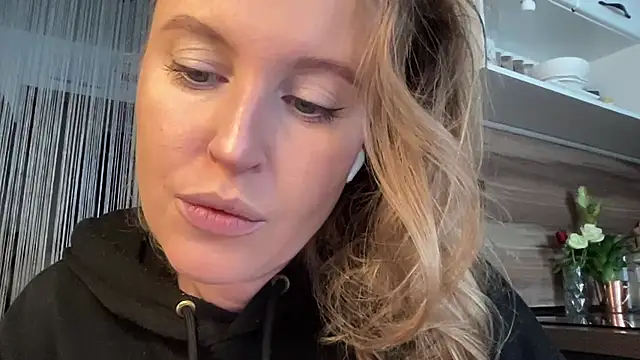 Snapshot of Ameli8 chatting on March 3, 2026, 3:18 pm Ameli8 online show from March 3, 2026, 3:18 pm