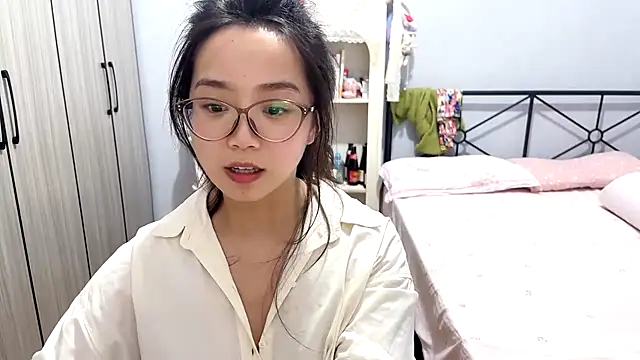 Snapshot of Hmm_0303 chatting on April 29, 2026, 5:30 pm Hmm 0303 online show from April 29, 2026, 5:30 pm