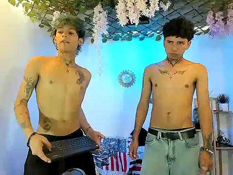 LATINDICKS online show from November 5, 2025, 3:45 pm