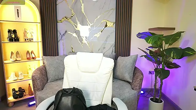 TessaaFox online show from February 17, 2026, 11:50 am