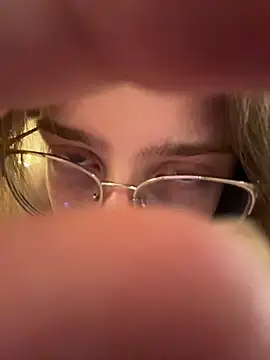 Snapshot of EveLunny chatting on March 25, 2026, 5:02 am EveLunny online show from March 25, 2026, 5:02 am