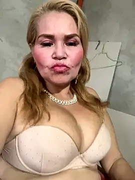 Snapshot of dirty_mother3 chatting on December 13, 2025, 9:20 pm dirty mother3 online show from December 13, 2025, 9:20 pm