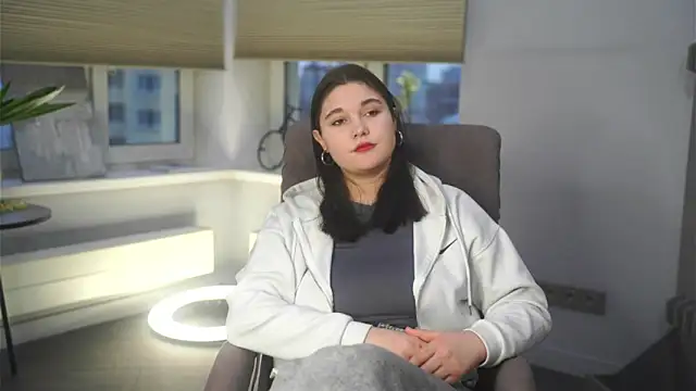 Snapshot of MonetBrinkman chatting on November 12, 2025, 11:43 am MonetBrinkman online show from November 12, 2025, 11:43 am