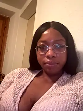 SwissMirelle online show from November 6, 2025, 8:32 pm