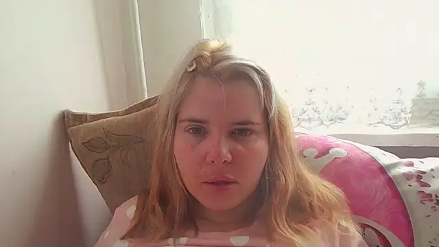 Snapshot of HornyElena chatting on April 19, 2026, 3:00 pm HornyElena online show from April 19, 2026, 3:00 pm