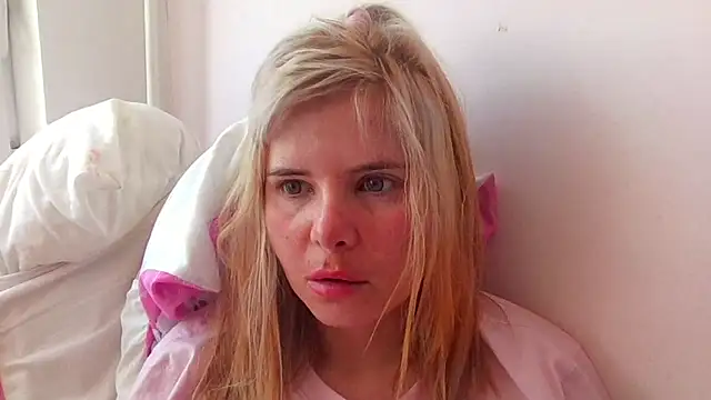 Snapshot of HornyElena chatting on April 24, 2026, 10:28 am HornyElena online show from April 24, 2026, 10:28 am