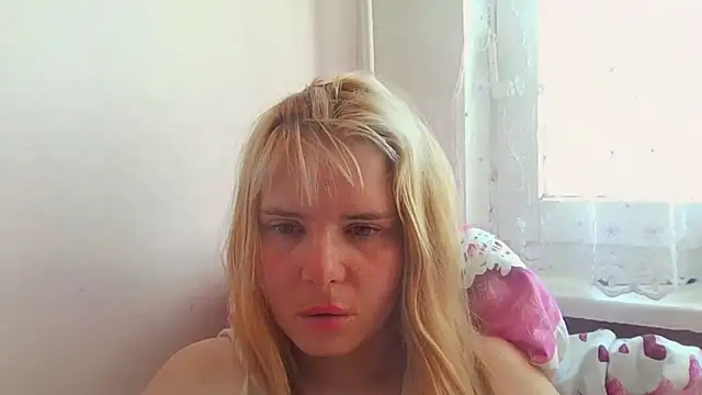 Snapshot of HornyElena chatting on April 28, 2026, 10:20 am HornyElena online show from April 28, 2026, 10:20 am