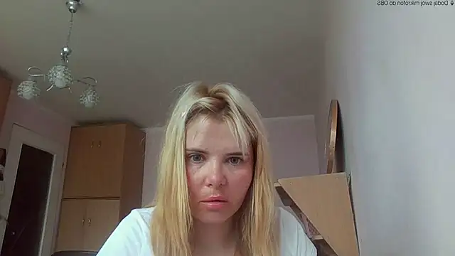 Snapshot of HornyElena chatting on May 5, 2026, 10:23 am HornyElena online show from May 5, 2026, 10:23 am