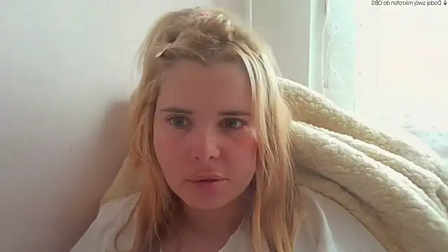 Snapshot of HornyElena chatting on May 7, 2026, 10:31 am HornyElena online show from May 7, 2026, 10:31 am