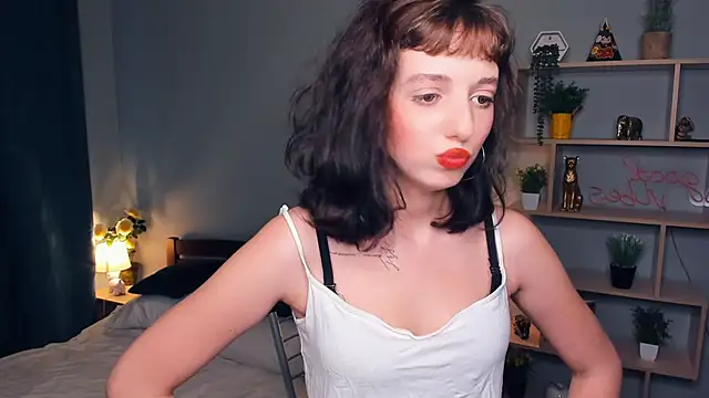 Snapshot of JannLedain chatting on November 10, 2025, 6:45 am JannLedain online show from November 10, 2025, 6:45 am