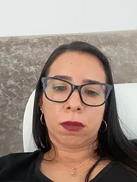 Snapshot of Vicky_ro chatting on November 13, 2025, 6:07 pm Vicky ro online show from November 13, 2025, 6:07 pm