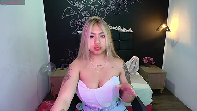 Snapshot of AriannaFox_ chatting on November 8, 2025, 11:54 am AriannaFox online show from November 8, 2025, 11:54 am