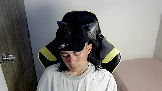 Tatann 18 online show from November 10, 2025, 6:29 pm