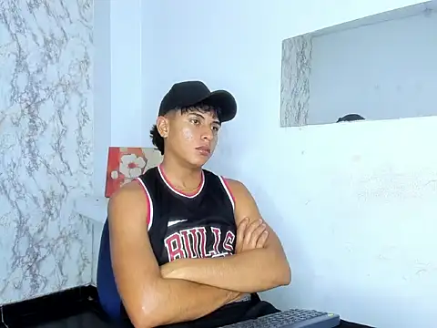 Snapshot of Valentino_Lane chatting on February 13, 2026, 2:07 am Valentino Lane online show from February 13, 2026, 2:07 am