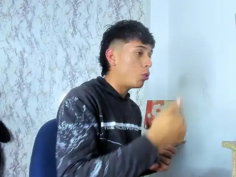 Snapshot of Valentino_Lane chatting on February 19, 2026, 3:35 am Valentino Lane online show from February 19, 2026, 3:35 am