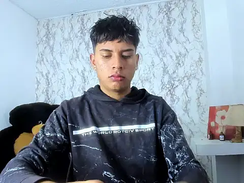 Snapshot of Valentino_Lane chatting on February 20, 2026, 2:41 am Valentino Lane online show from February 20, 2026, 2:41 am