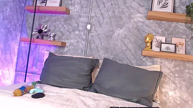 anicarter online show from November 21, 2025, 7:12 pm