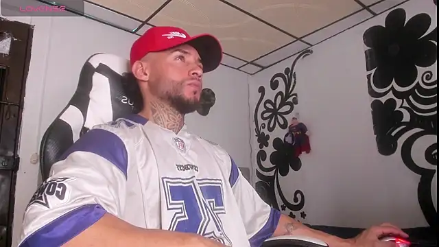 couple-hothot online show from November 11, 2025, 9:59 pm