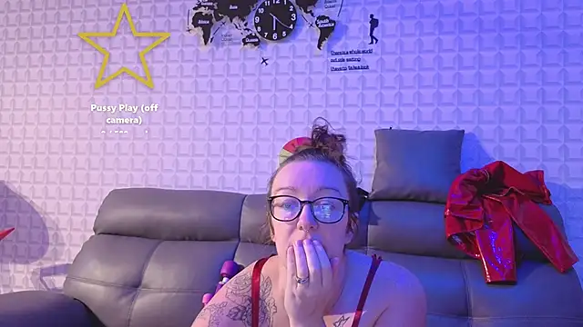 Snapshot of JadeStarUK chatting on March 3, 2026, 12:11 pm JadeStarUK online show from March 3, 2026, 12:11 pm