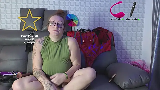 Snapshot of JadeStarUK chatting on March 5, 2026, 12:06 am JadeStarUK online show from March 5, 2026, 12:06 am