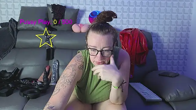 Snapshot of JadeStarUK chatting on March 17, 2026, 11:52 pm JadeStarUK online show from March 17, 2026, 11:52 pm