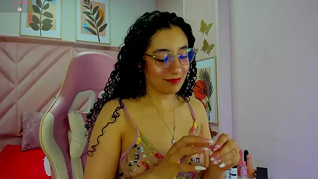 DemiJones  online show from December 5, 2025, 4:21 am