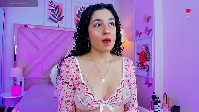 Snapshot of DemiJones_ chatting on February 18, 2026, 3:46 am DemiJones online show from February 18, 2026, 3:46 am