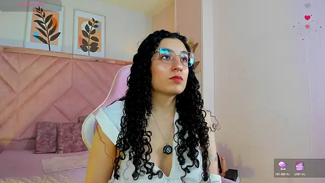 Snapshot of DemiJones_ chatting on February 25, 2026, 4:22 am DemiJones online show from February 25, 2026, 4:22 am