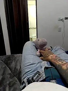 Snapshot of crazy_penis chatting on November 7, 2025, 12:10 am crazy penis online show from November 7, 2025, 12:10 am