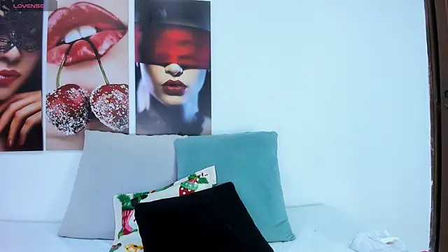 Andhrea Vale online show from November 18, 2025, 11:36 am