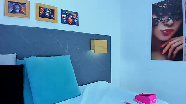 Andhrea Vale online show from March 20, 2026, 12:10 pm