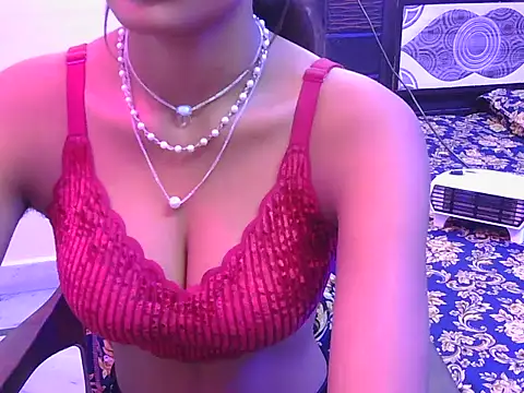 hot-nisha online show from December 18, 2025, 6:30 am