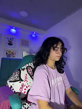  vaiolet owo online show from November 16, 2025, 7:03 am