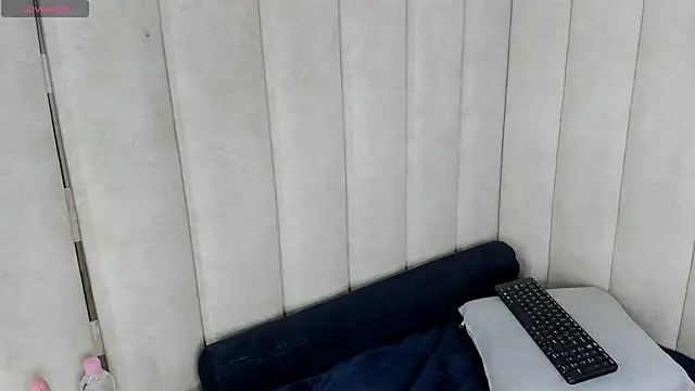 Snapshot of TifanyGrey chatting on November 6, 2025, 9:15 pm TifanyGrey online show from November 6, 2025, 9:15 pm