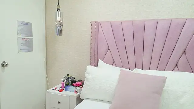 EimySanchez online show from February 12, 2026, 7:31 pm