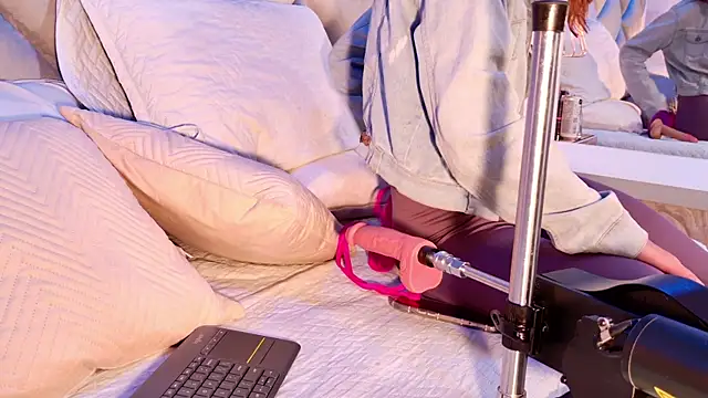 crystal gilton online show from February 10, 2026, 7:07 pm