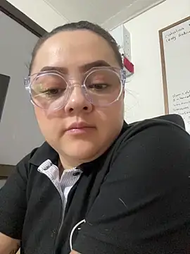 Snapshot of cleo_wale_ chatting on November 10, 2025, 10:53 pm cleo wale online show from November 10, 2025, 10:53 pm