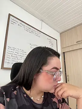 Snapshot of cleo_wale_ chatting on November 25, 2025, 4:40 pm cleo wale online show from November 25, 2025, 4:40 pm